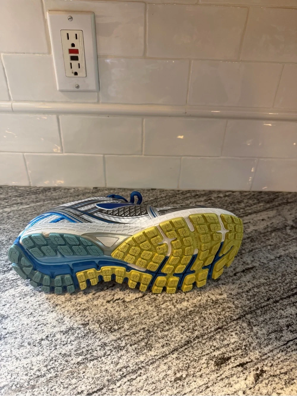 Women’s Brooks Adrenaline 15 Size 12 Wide/Mens 10.5